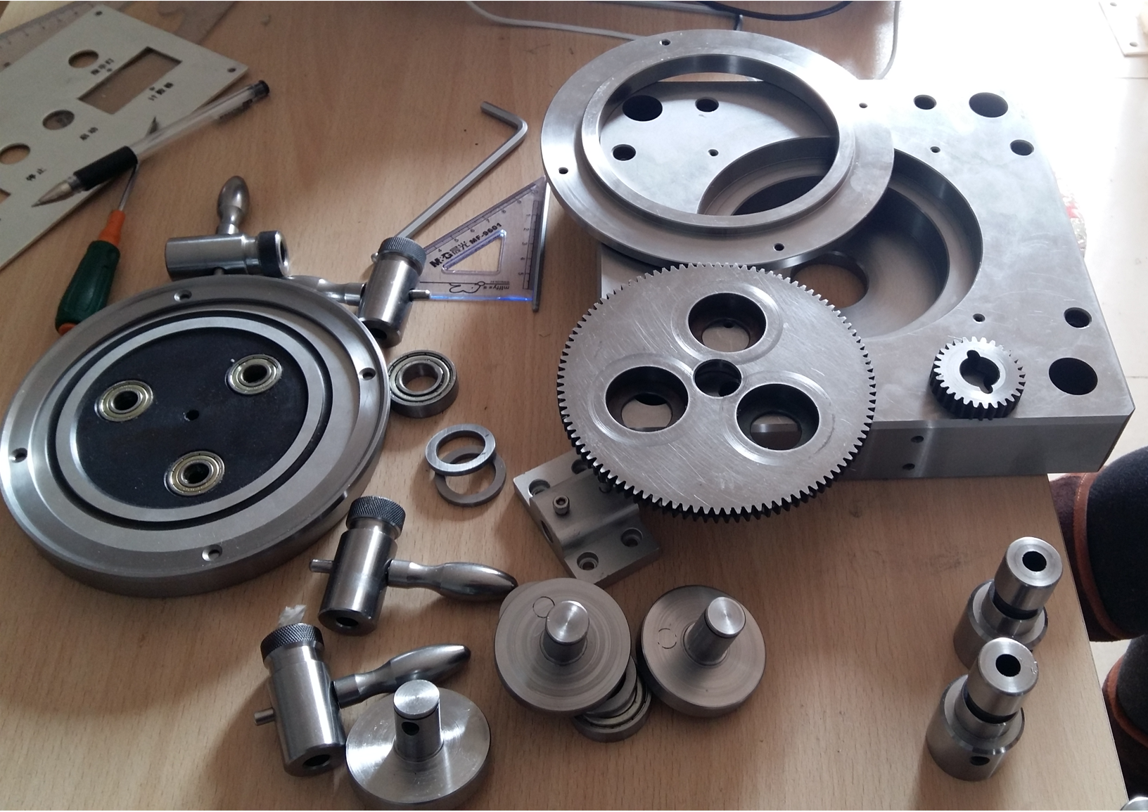 The processing principle and advantages of CNC aluminum machining parts